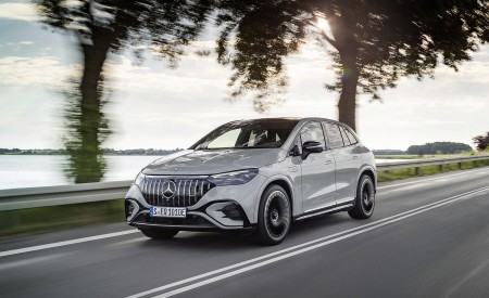 2024 Mercedes-AMG EQE 53 4MATIC+ SUV (Color: MANUFAKTUR Alpine Grey Solid) Front Three-Quarter Wallpapers 450x275 (4)