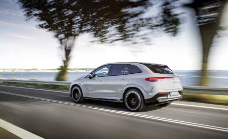 2024 Mercedes-AMG EQE 53 4MATIC+ SUV (Color: MANUFAKTUR Alpine Grey Solid) Rear Three-Quarter Wallpapers 450x275 (3)