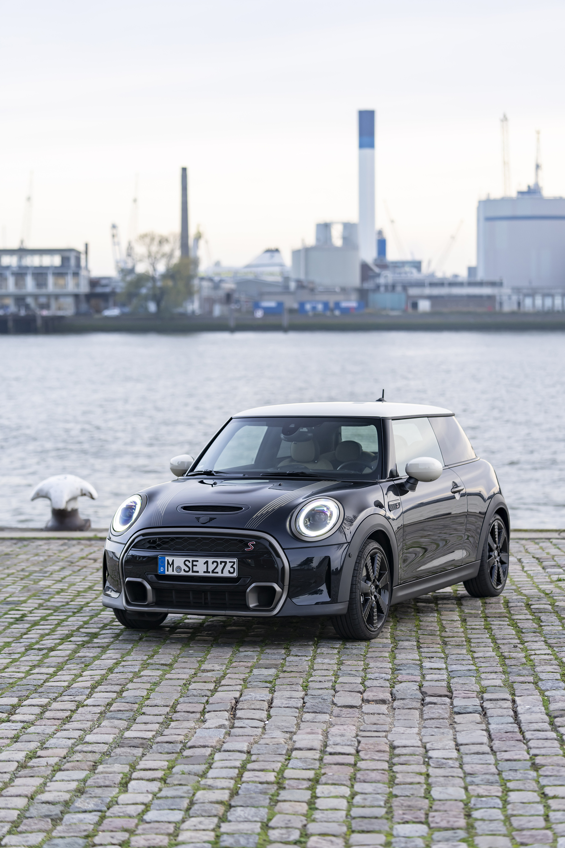 2022 Mini Cooper S 3-door Resolute Edition Front Three-Quarter Wallpapers #20 of 45