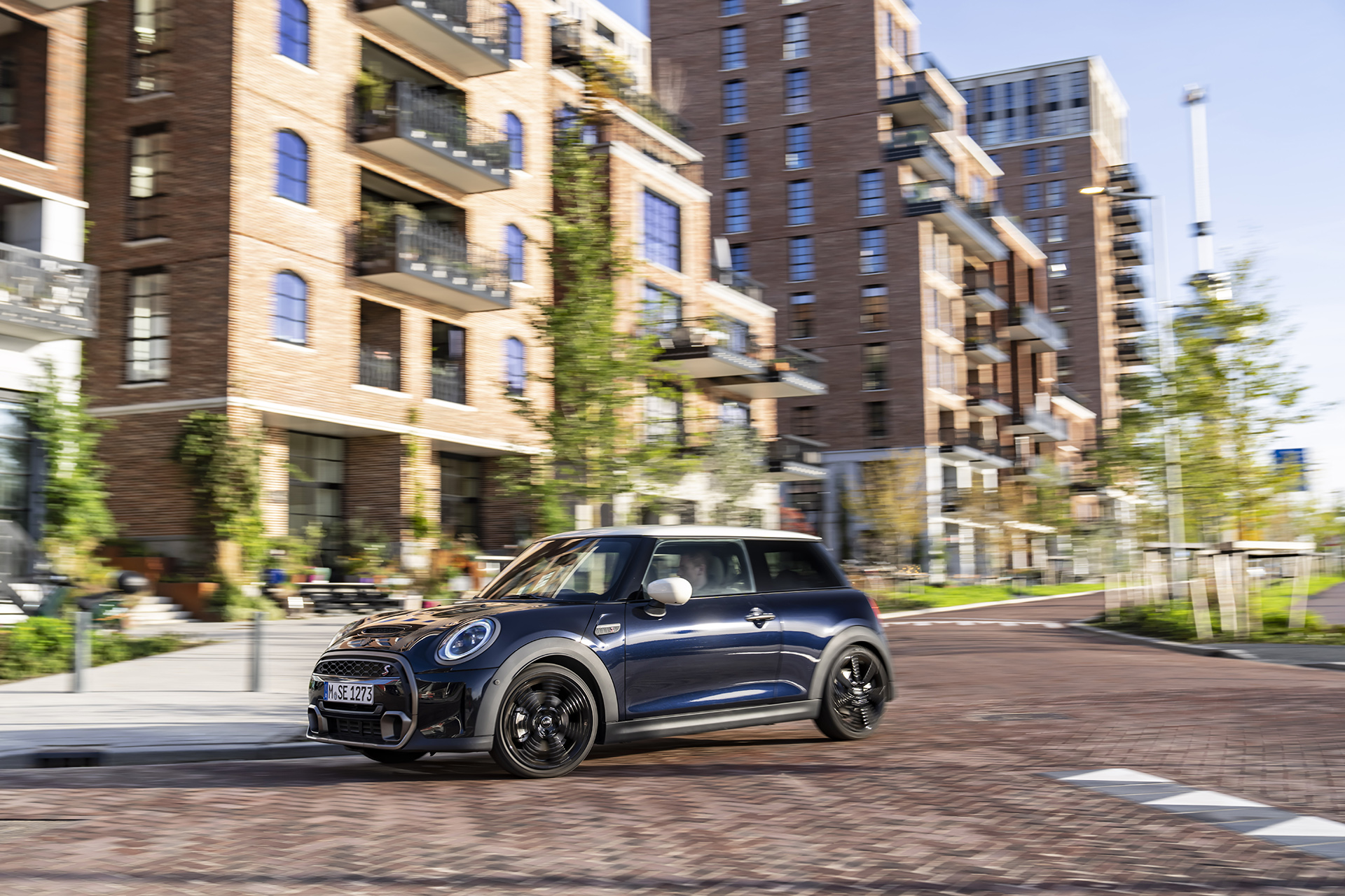 2022 Mini Cooper S 3-door Resolute Edition Front Three-Quarter Wallpapers #12 of 45