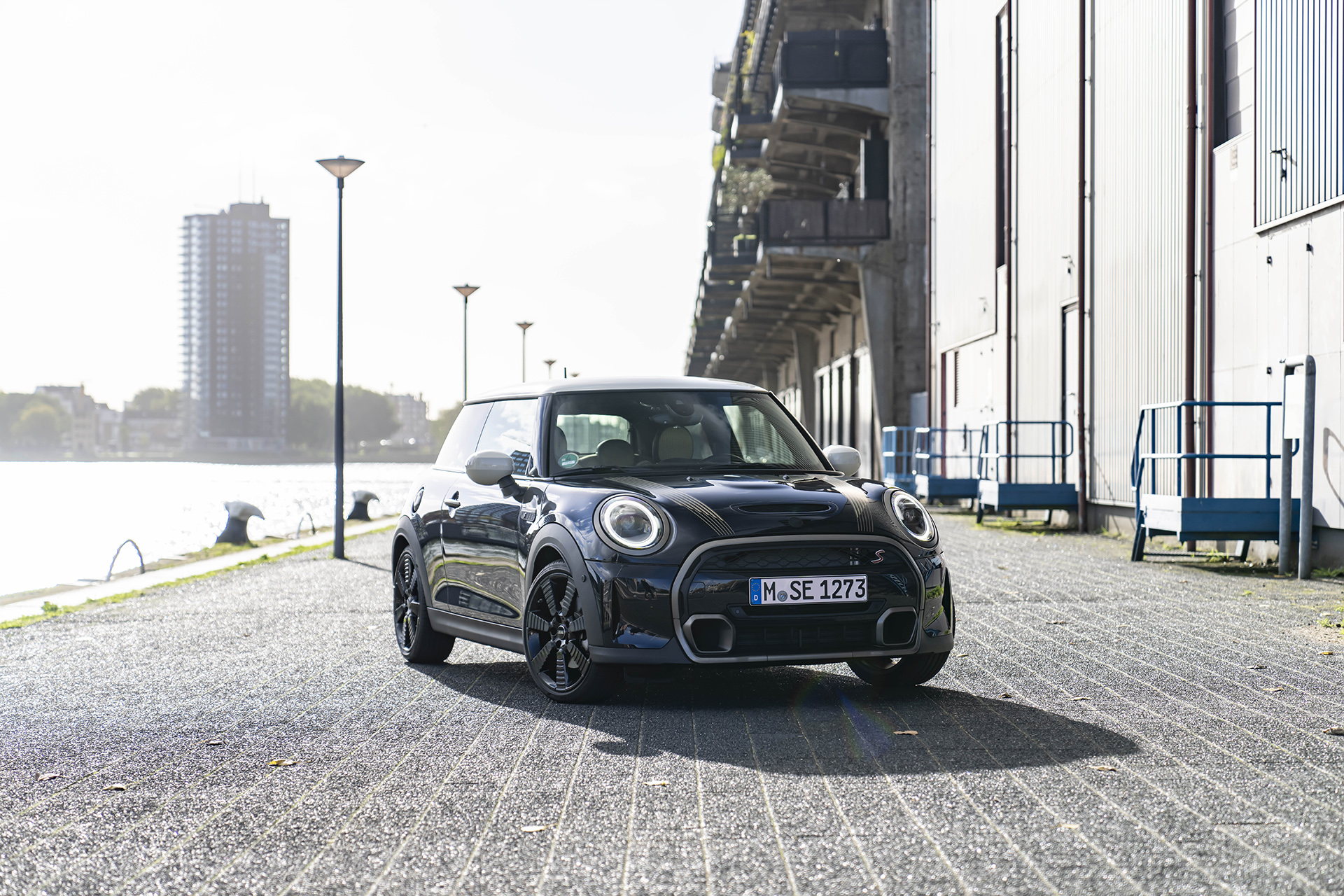 2022 Mini Cooper S 3-door Resolute Edition Front Wallpapers (2)