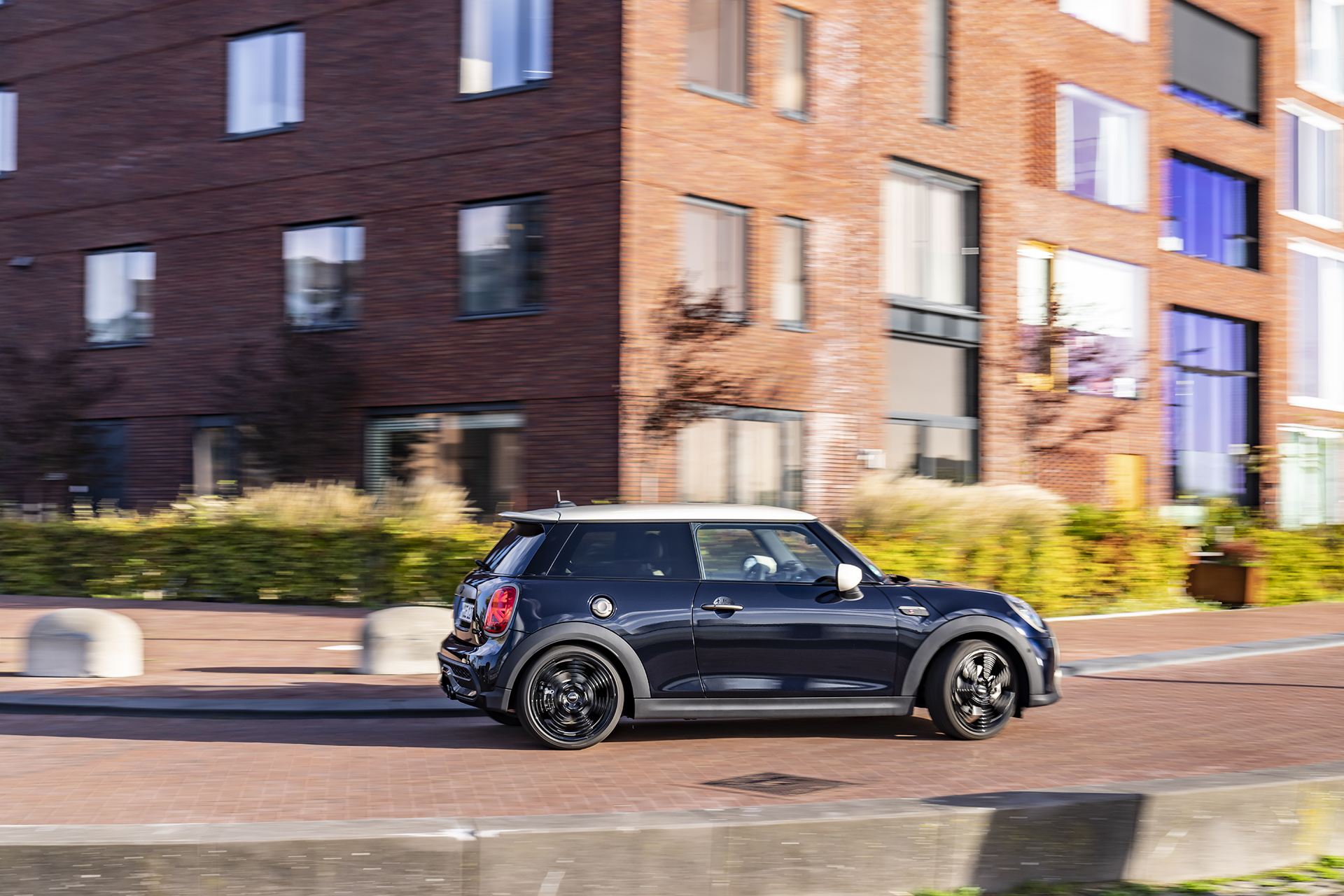 2022 Mini Cooper S 3-door Resolute Edition Side Wallpapers #17 of 45