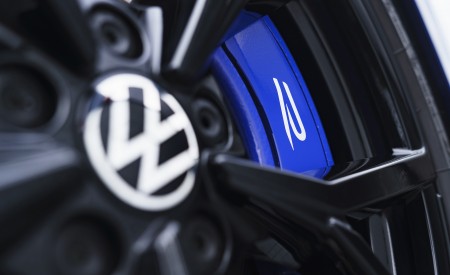 2022 Volkswagen Golf R 20 Years (UK-Spec) Brakes Wallpapers 450x275 (42)