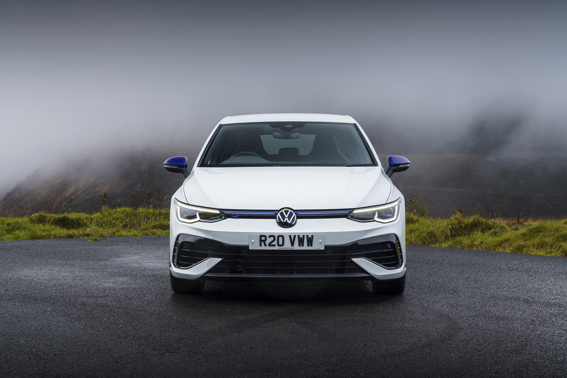2022 Volkswagen Golf R 20 Years (UK-Spec) Front Wallpapers (7)