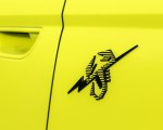 2023 Abarth 500e Badge Wallpapers 150x120 (27)