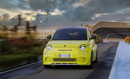 2023 Abarth 500e Front Wallpapers 450x275 (7)
