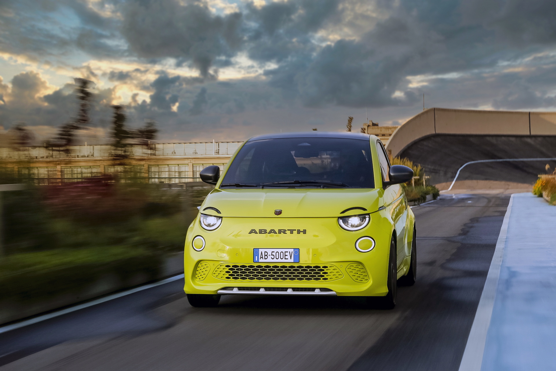 2023 Abarth 500e Front Wallpapers #7 of 42