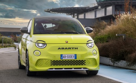2023 Abarth 500e Front Wallpapers 450x275 (8)