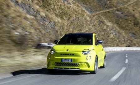 2023 Abarth 500e Front Wallpapers 450x275 (4)