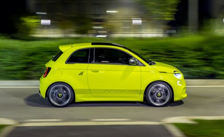 2023 Abarth 500e Side Wallpapers 450x275 (16)