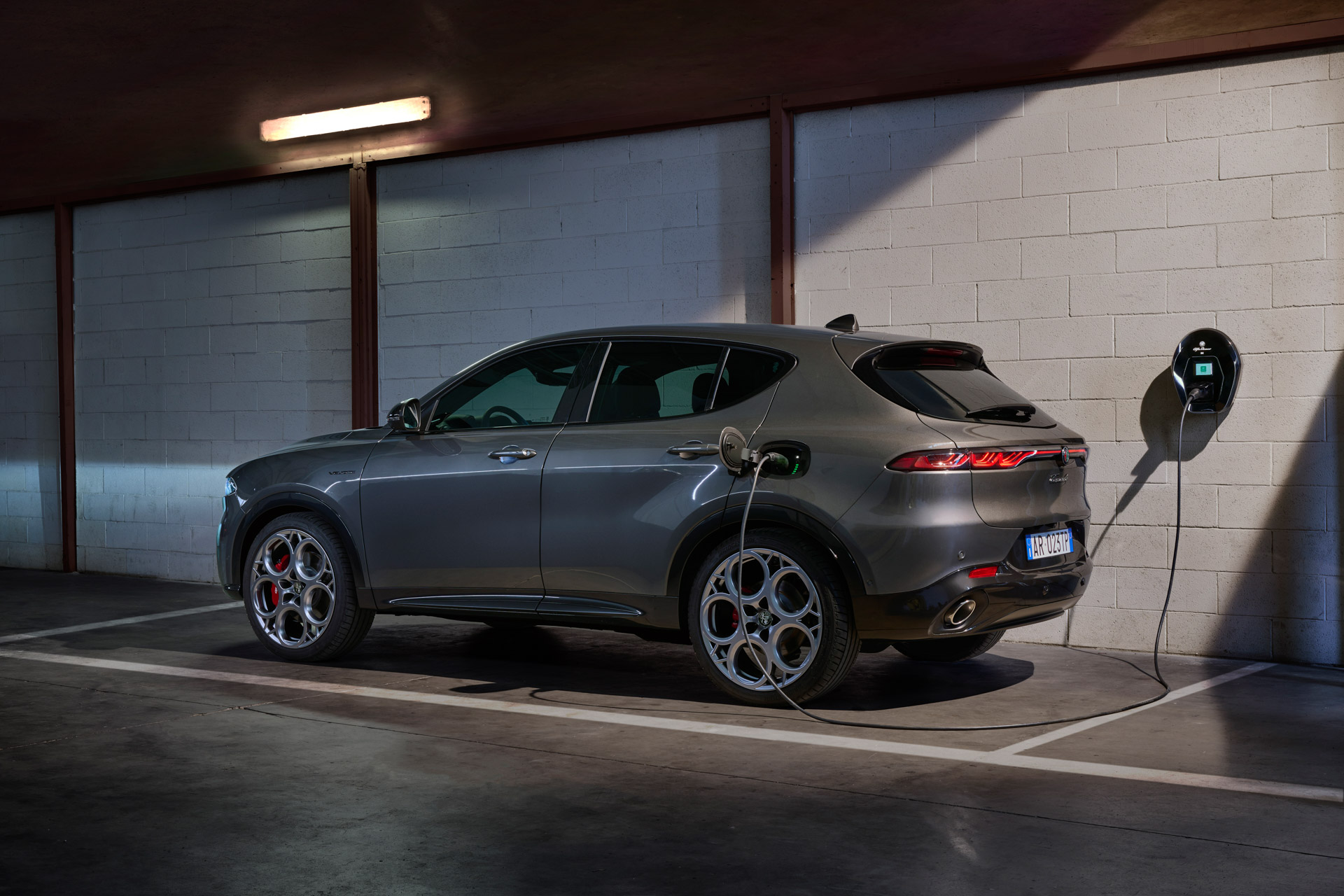 2023 Alfa Romeo Tonale Plug-In Hybrid Q4 Charging Wallpapers #90 of 100
