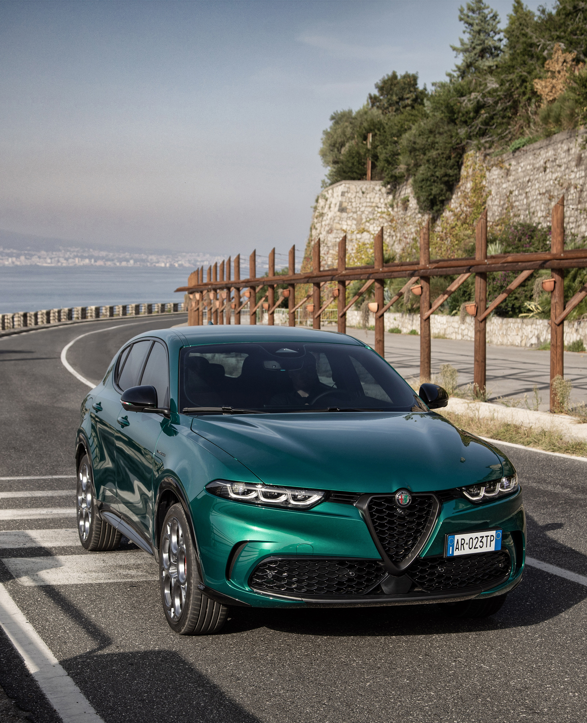 2023 Alfa Romeo Tonale Plug-In Hybrid Q4 Front Wallpapers #16 of 100