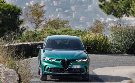 2023 Alfa Romeo Tonale Plug-In Hybrid Q4 Front Wallpapers 450x275 (17)
