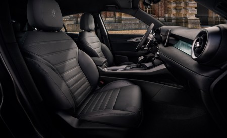 2023 Alfa Romeo Tonale Plug-In Hybrid Q4 Interior Front Seats Wallpapers 450x275 (96)