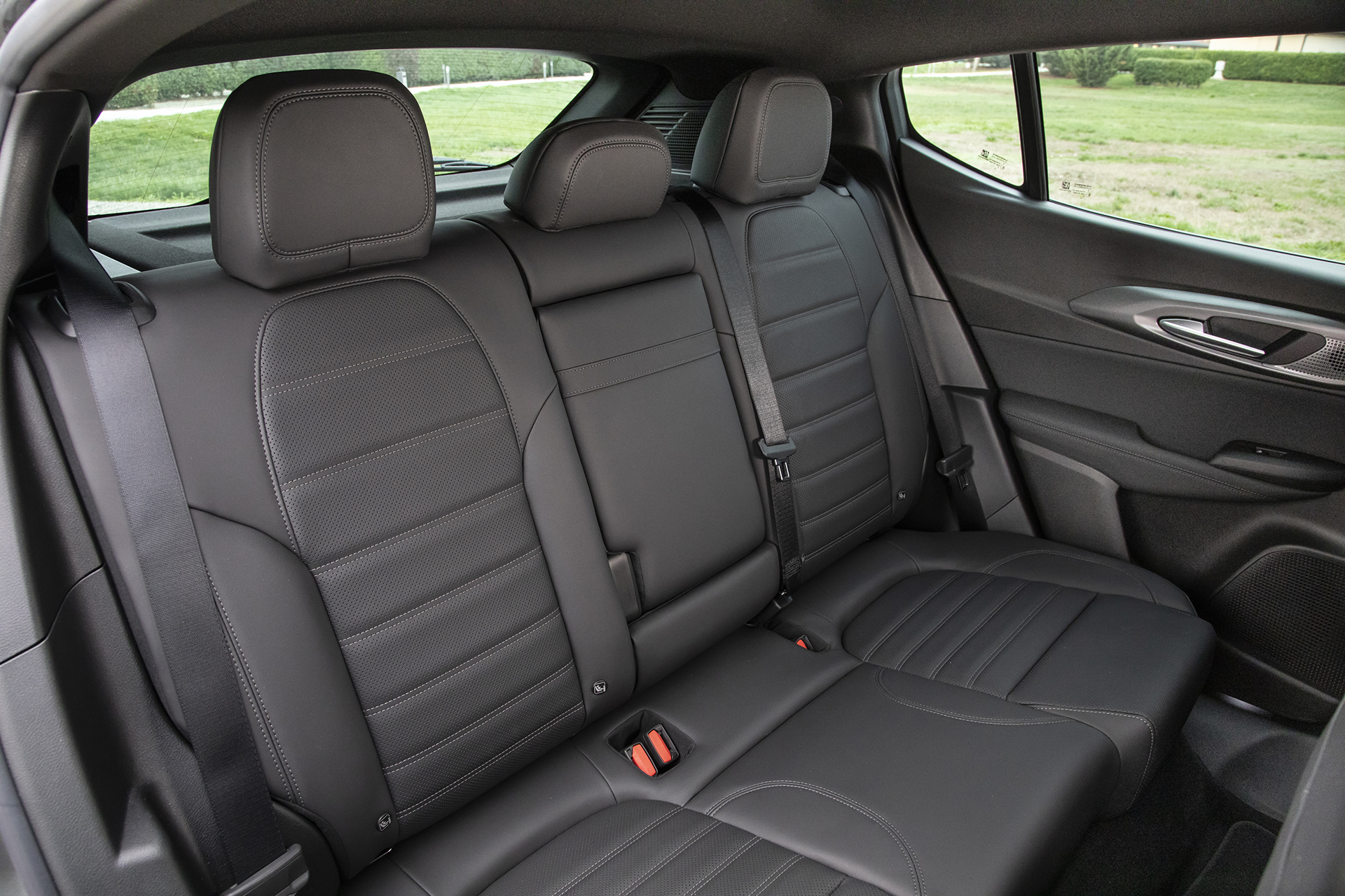 2023 Alfa Romeo Tonale Plug-In Hybrid Q4 Interior Rear Seats Wallpapers #59 of 100
