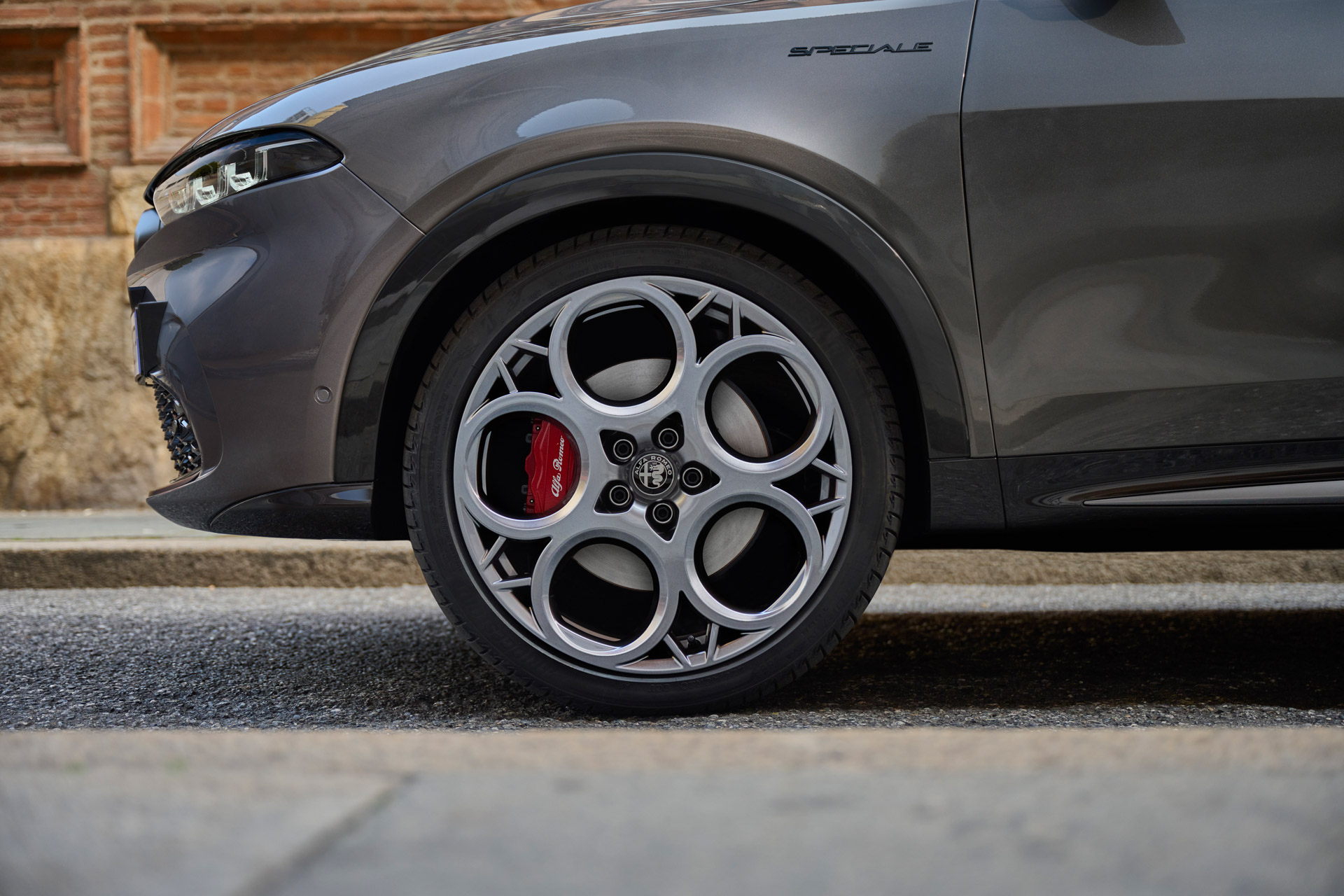 2023 Alfa Romeo Tonale Plug-In Hybrid Q4 Wheel Wallpapers #91 of 100