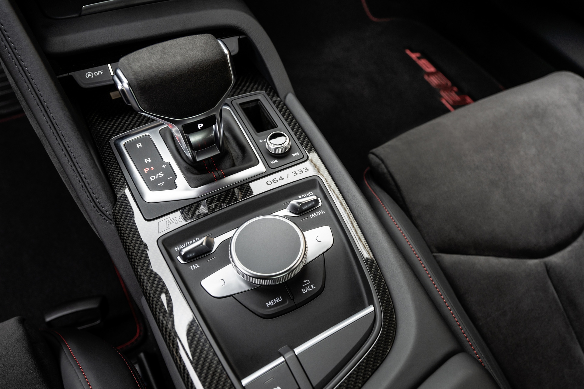 2023 Audi R8 GT RWD Central Console Wallpapers #38 of 40