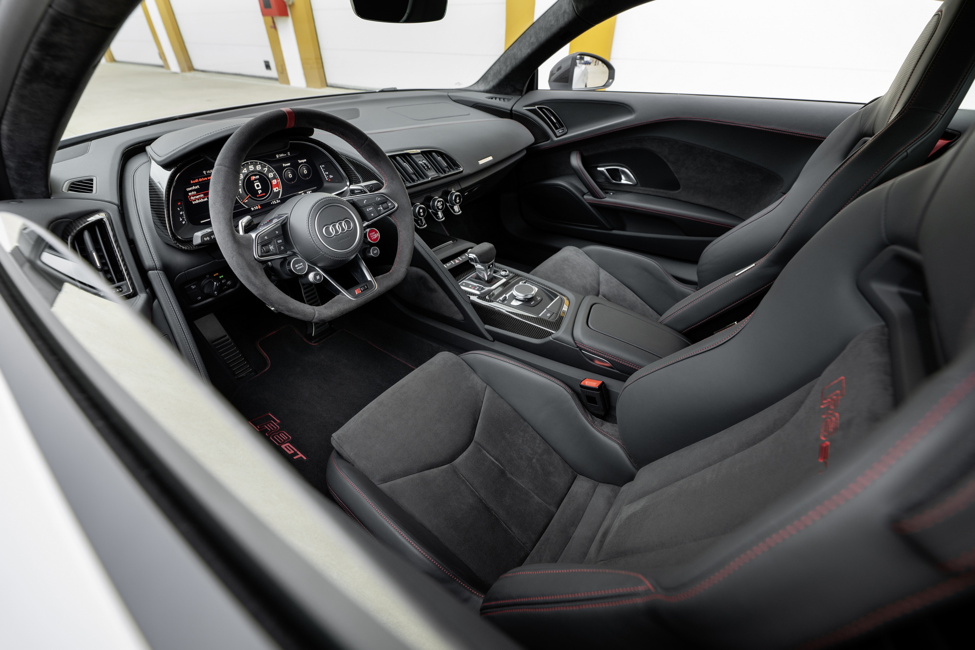 2023 Audi R8 GT RWD Interior Wallpapers #35 of 40