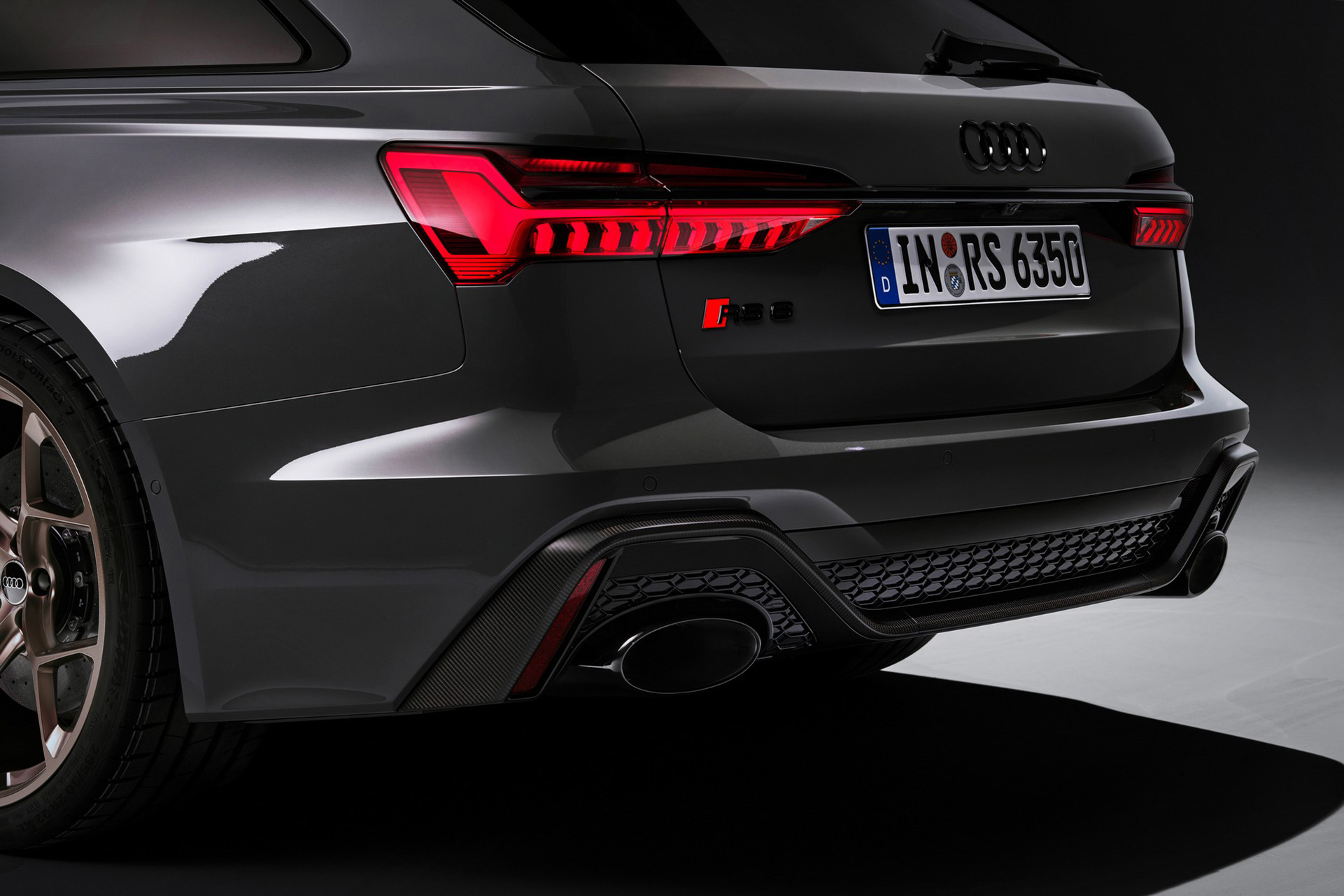 2023 Audi RS6 Avant Performance (Color: Nimbus Grey in Pearl Effect) Exhaust Wallpapers #58 of 93