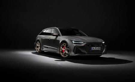 2023 Audi RS6 Avant Performance (Color: Nimbus Grey in Pearl Effect) Front Three-Quarter Wallpapers 450x275 (48)