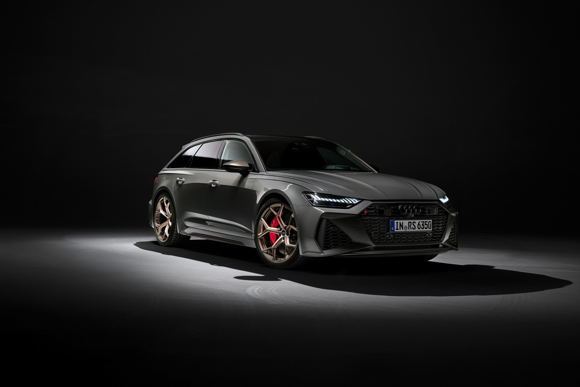 2023 Audi RS6 Avant Performance (Color: Nimbus Grey in Pearl Effect) Front Three-Quarter Wallpapers #48 of 93