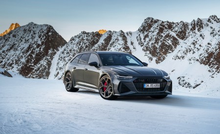 2023 Audi RS6 Avant Performance (Color: Nimbus Grey in Pearl Effect) Front Three-Quarter Wallpapers 450x275 (23)