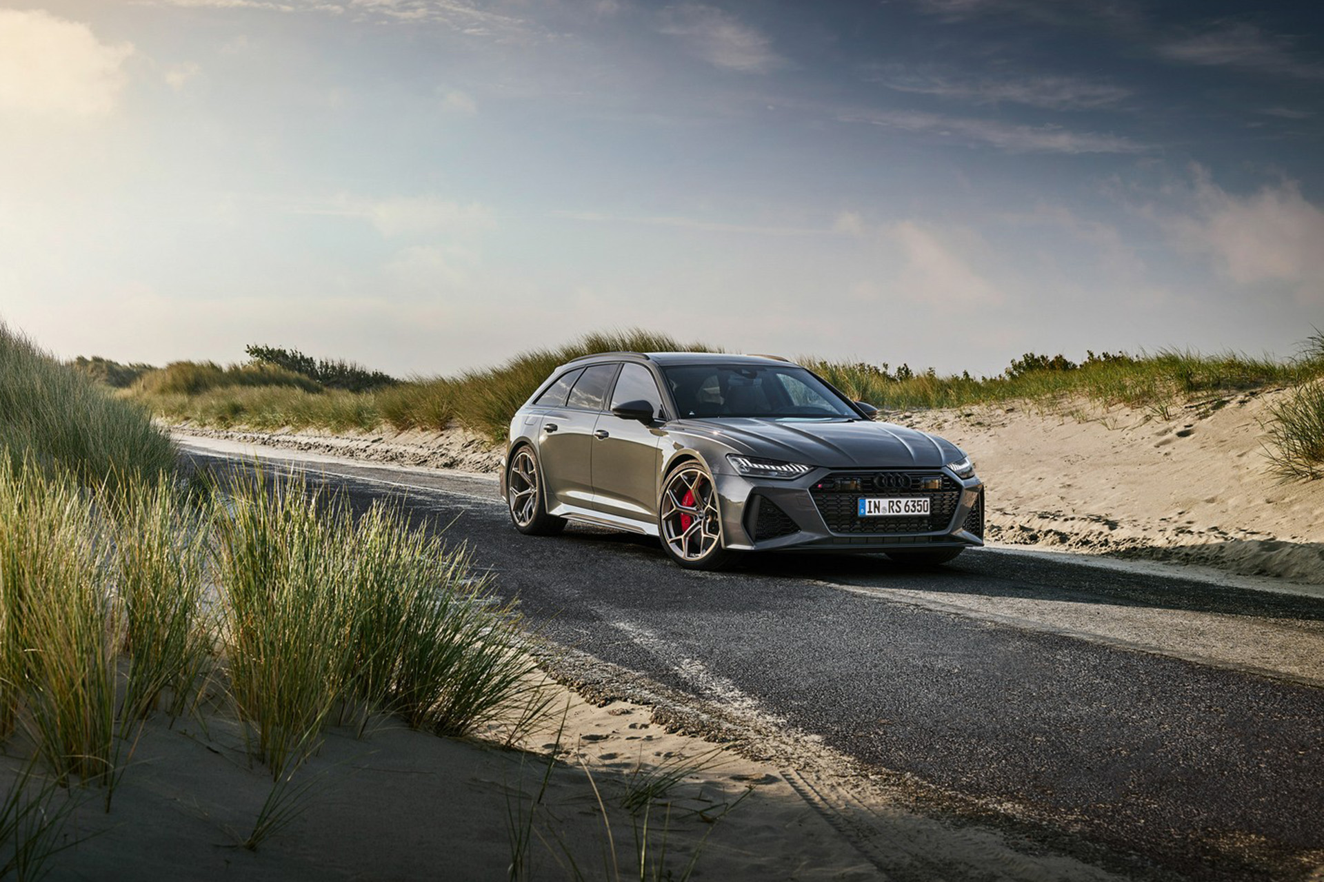 2023 Audi RS6 Avant Performance (Color: Nimbus Grey in Pearl Effect) Front Three-Quarter Wallpapers #17 of 93