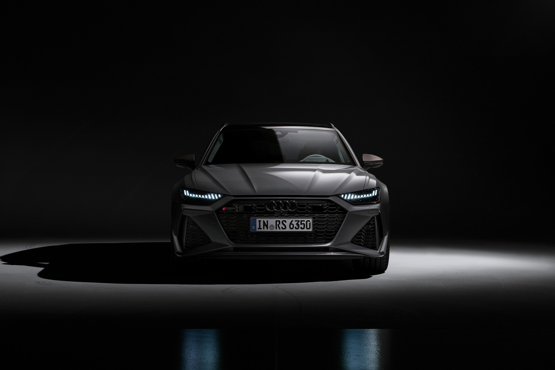 2023 Audi RS6 Avant Performance (Color: Nimbus Grey in Pearl Effect) Front Wallpapers #50 of 93