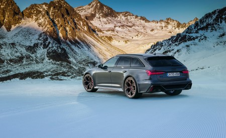 2023 Audi RS6 Avant Performance (Color: Nimbus Grey in Pearl Effect) Rear Three-Quarter Wallpapers 450x275 (25)
