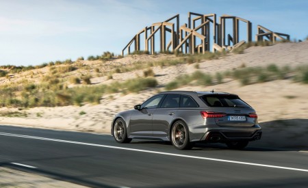 2023 Audi RS6 Avant Performance (Color: Nimbus Grey in Pearl Effect) Rear Three-Quarter Wallpapers 450x275 (8)