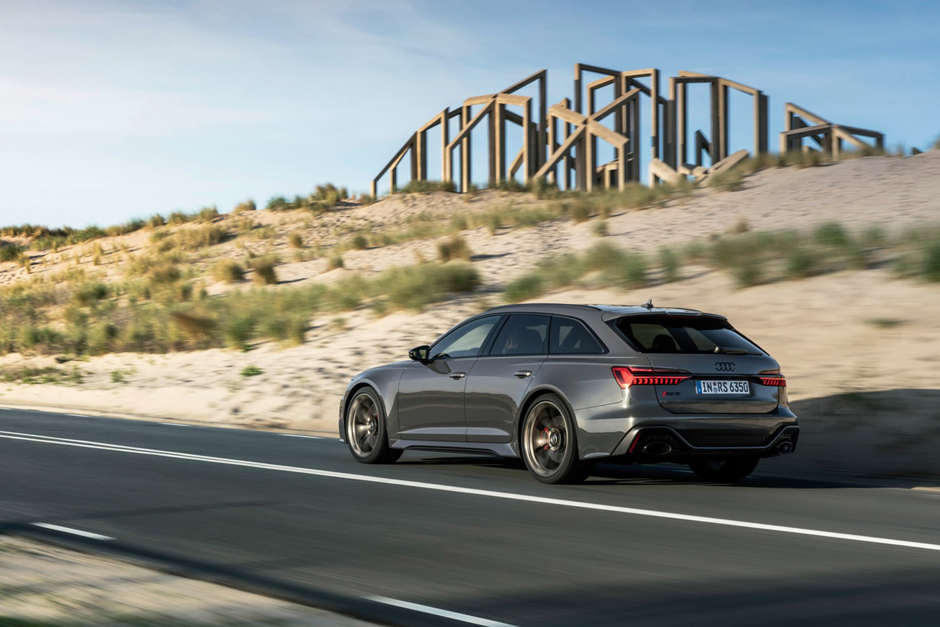 2023 Audi RS6 Avant Performance (Color: Nimbus Grey in Pearl Effect) Rear Three-Quarter Wallpapers #8 of 93