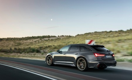 2023 Audi RS6 Avant Performance (Color: Nimbus Grey in Pearl Effect) Rear Three-Quarter Wallpapers 450x275 (5)