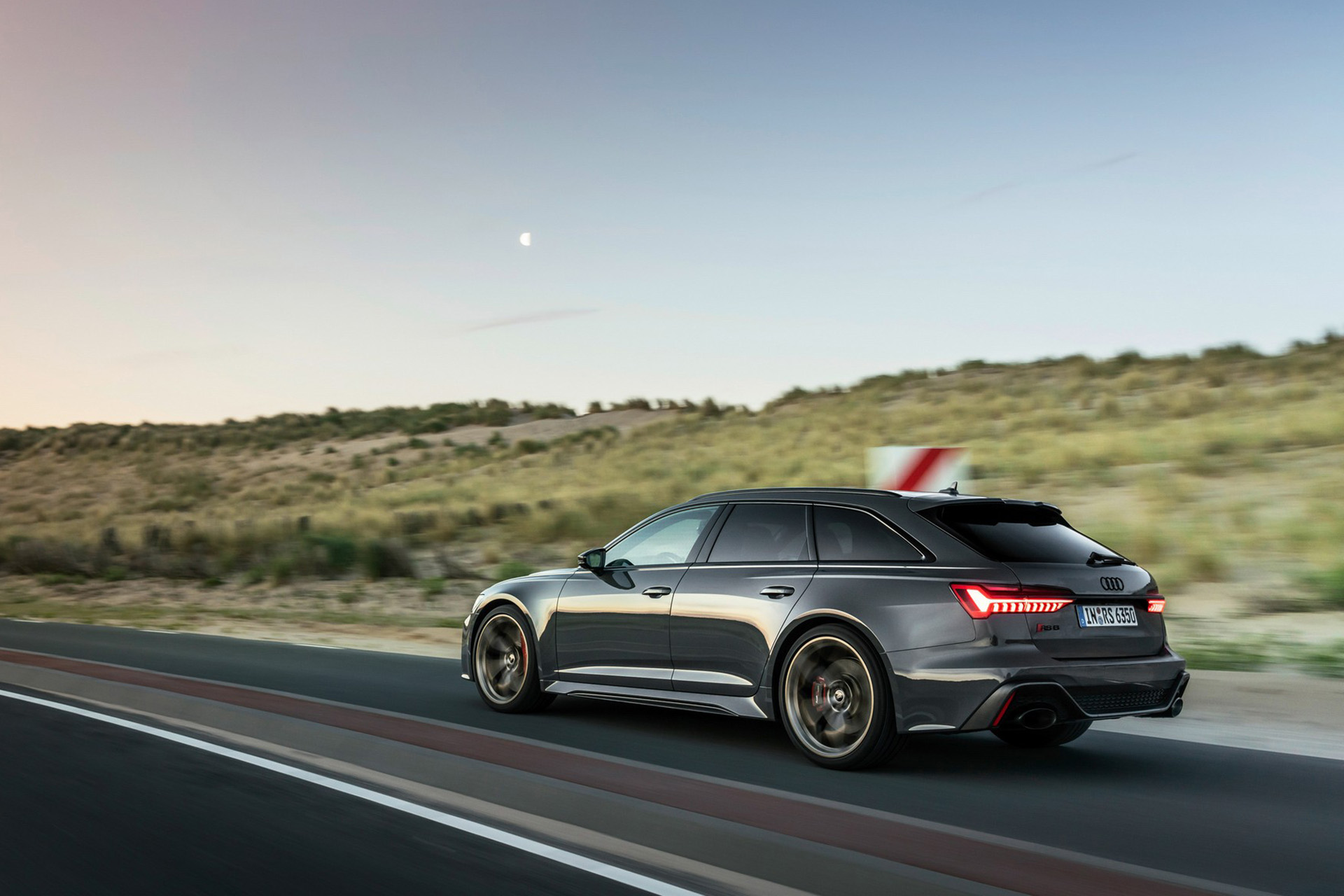 2023 Audi RS6 Avant Performance (Color: Nimbus Grey in Pearl Effect) Rear Three-Quarter Wallpapers (5)