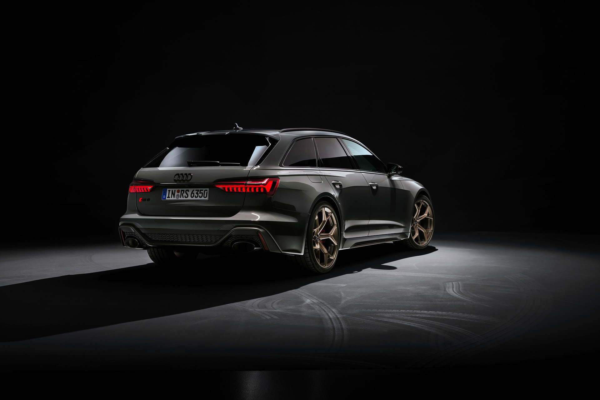 2023 Audi RS6 Avant Performance (Color: Nimbus Grey in Pearl Effect) Rear Three-Quarter Wallpapers #51 of 93