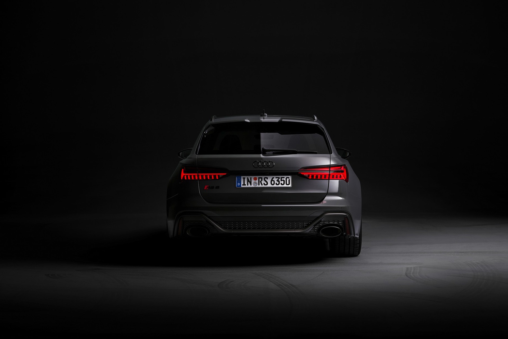 2023 Audi RS6 Avant Performance (Color: Nimbus Grey in Pearl Effect) Rear Wallpapers #52 of 93
