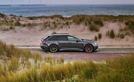 2023 Audi RS6 Avant Performance (Color: Nimbus Grey in Pearl Effect) Side Wallpapers 450x275 (16)