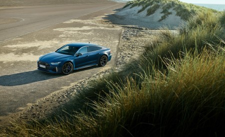 2023 Audi RS7 Sportback Performance (Color: Ascari Blue Matt) Front Three-Quarter Wallpapers 450x275 (17)