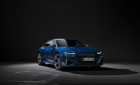 2023 Audi RS7 Sportback Performance (Color: Ascari Blue Matt) Front Three-Quarter Wallpapers 450x275 (72)