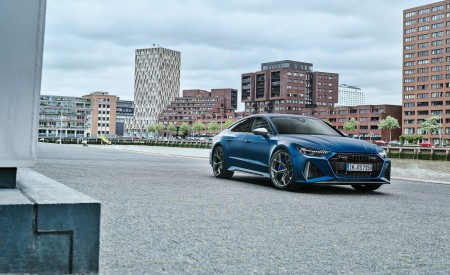 2023 Audi RS7 Sportback Performance (Color: Ascari Blue Matt) Front Three-Quarter Wallpapers 450x275 (53)