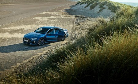 2023 Audi RS7 Sportback Performance (Color: Ascari Blue Matt) Front Three-Quarter Wallpapers 450x275 (19)