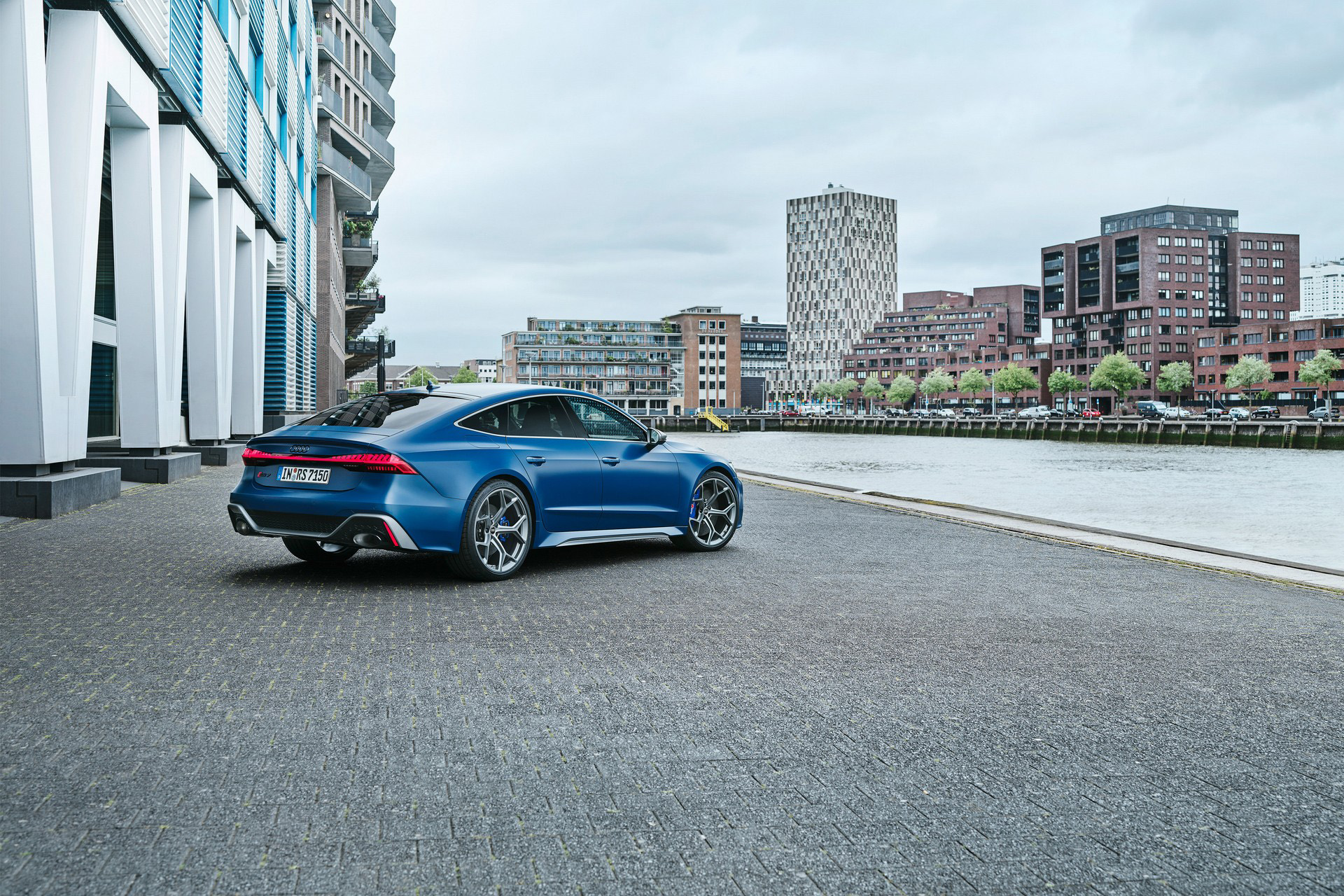 2023 Audi RS7 Sportback Performance (Color: Ascari Blue Matt) Rear Three-Quarter Wallpapers #54 of 119