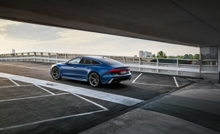 2023 Audi RS7 Sportback Performance (Color: Ascari Blue Matt) Rear Three-Quarter Wallpapers 450x275 (58)