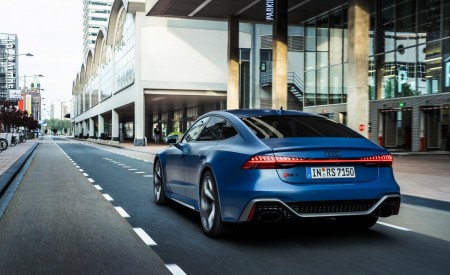 2023 Audi RS7 Sportback Performance (Color: Ascari Blue Matt) Rear Wallpapers 450x275 (48)