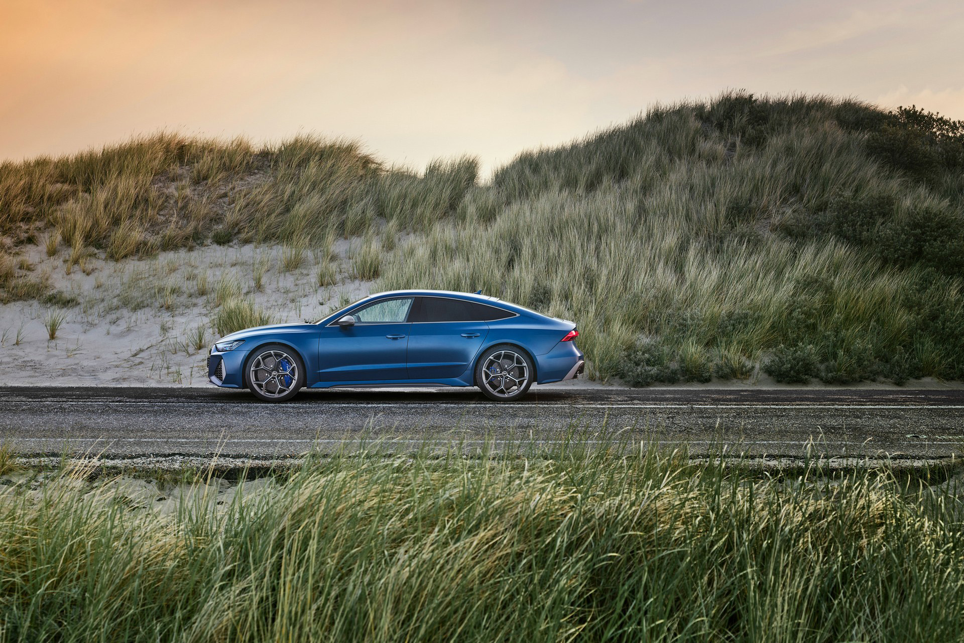 2023 Audi RS7 Sportback Performance (Color: Ascari Blue Matt) Side Wallpapers #27 of 119