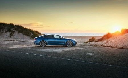 2023 Audi RS7 Sportback Performance (Color: Ascari Blue Matt) Side Wallpapers 450x275 (28)