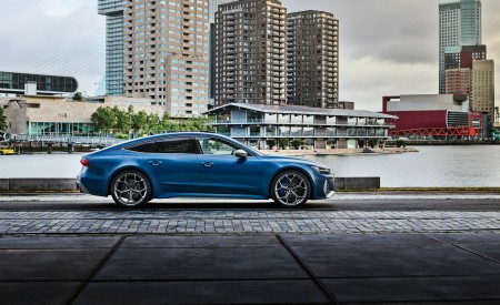 2023 Audi RS7 Sportback Performance (Color: Ascari Blue Matt) Side Wallpapers 450x275 (60)