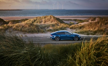 2023 Audi RS7 Sportback Performance (Color: Ascari Blue Matt) Side Wallpapers 450x275 (35)