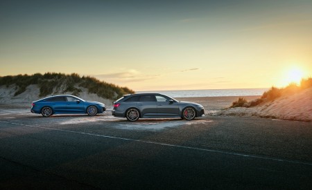 2023 Audi RS7 Sportback Performance (Color: Ascari Blue Matt) and Audi RS 6 Avant Performance Wallpapers 450x275 (41)