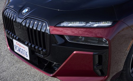 2023 BMW 760i xDrive (Color: Aventurin Red Metallic Two-Tone; US-Spec) Headlight Wallpapers 450x275 (45)