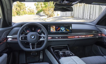 2023 BMW 760i xDrive (Color: Aventurin Red Metallic Two-Tone; US-Spec) Interior Cockpit Wallpapers 450x275 (51)